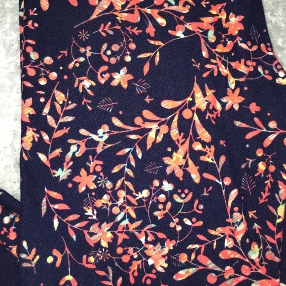 Lularoe Leggings (One-Size) - Picture 2 of 5
